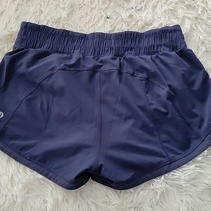 Lululemon Hotty High Rise 2.5" shorts